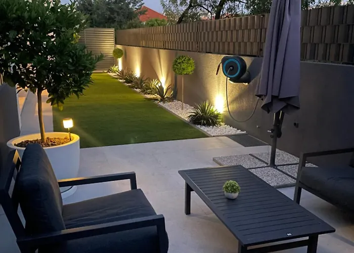 Apartment Oris, Private Parking, Garden