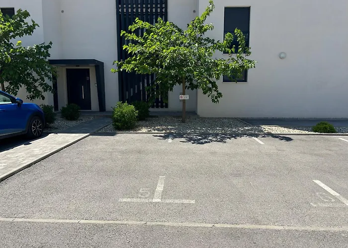 Apartment Oris, Private Parking, Garden
