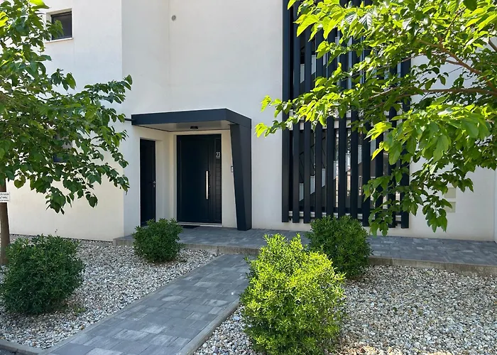 Apartment Oris, Private Parking, Garden