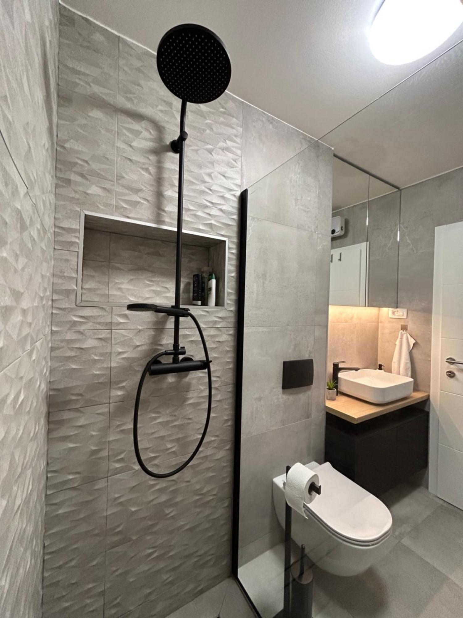 Oris, Private Parking, Garden Appartement