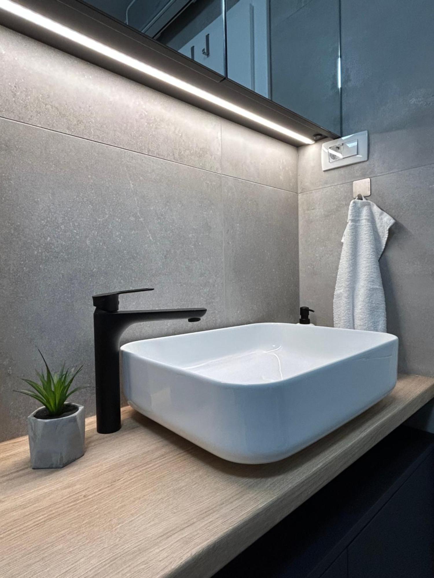 Oris, Private Parking, Garden Apartment Zadar