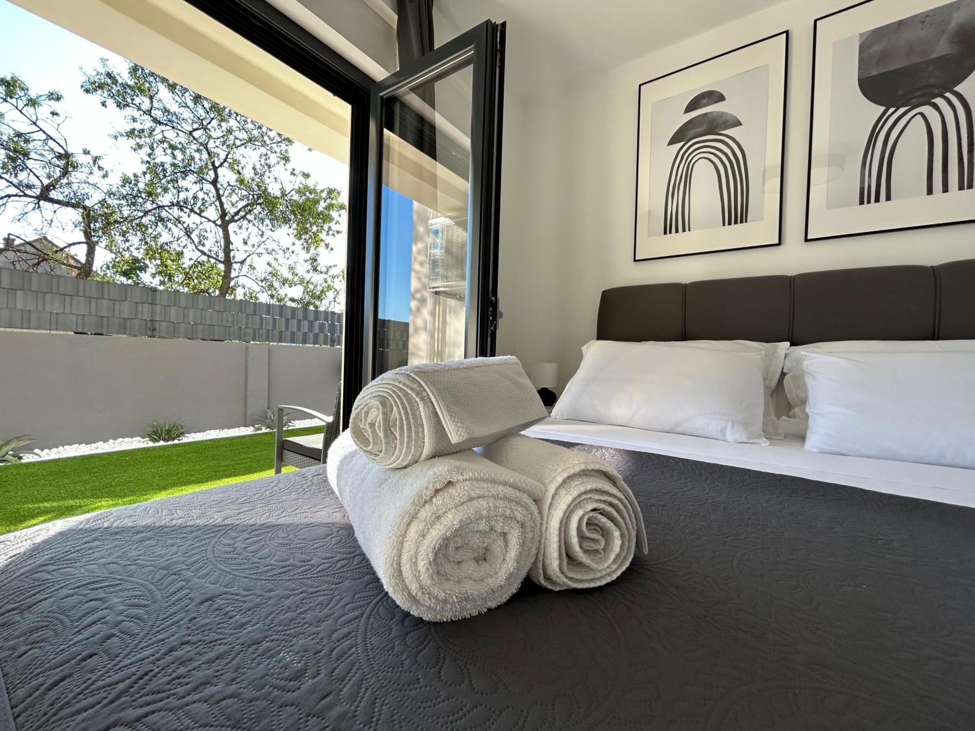 Oris, Private Parking, Garden * Zadar