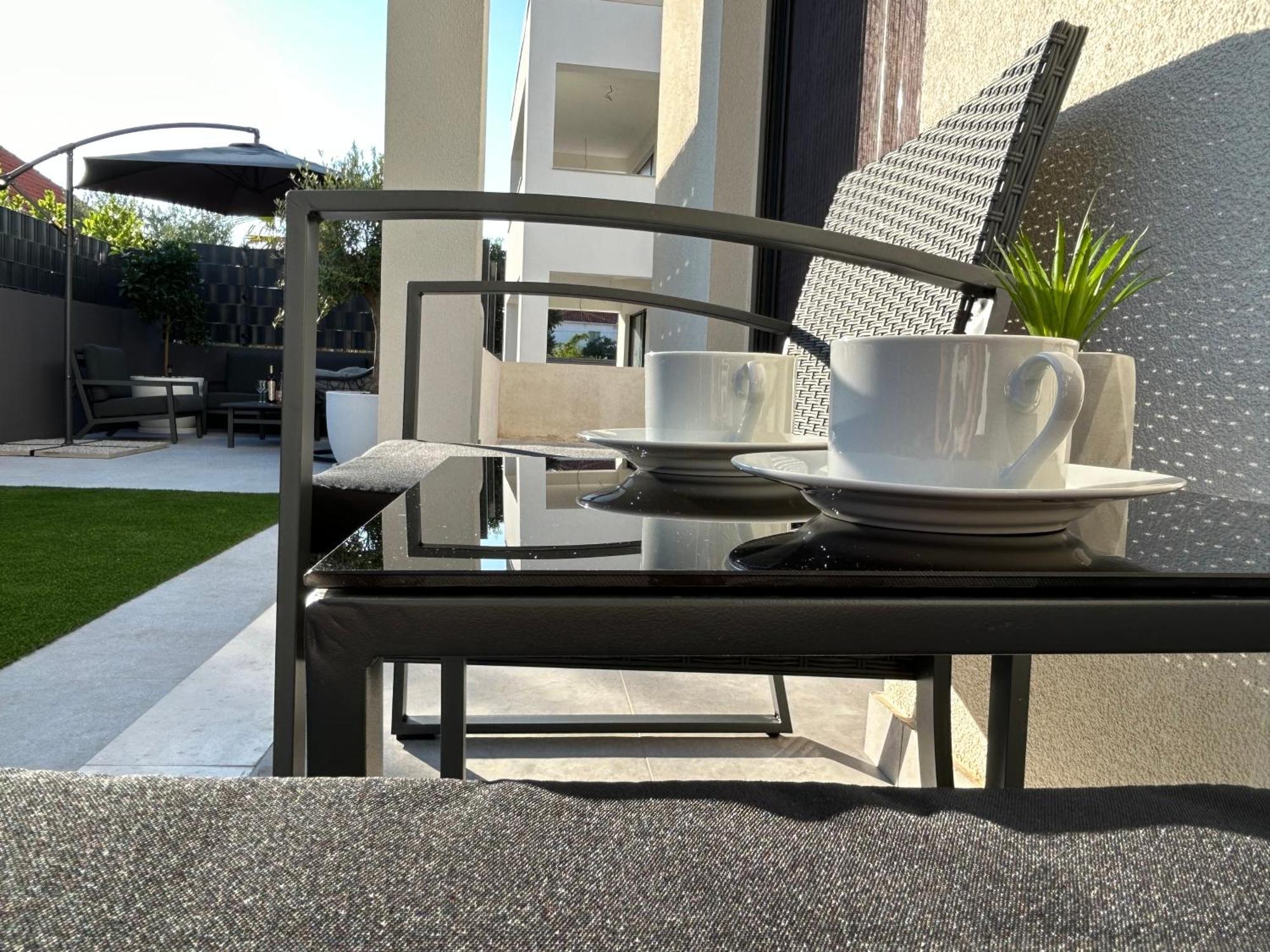 Oris, Private Parking, Garden Zadar
